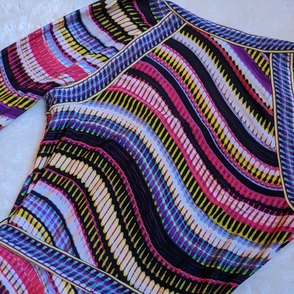 BCBGMAXAZRIA Multicolor V-Neck Long Sleeve Dress - Picture 2 of 6